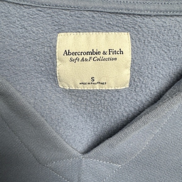 Abercrombie & Fitch Light Blue Cropped Hoodie - Picture 3 of 3